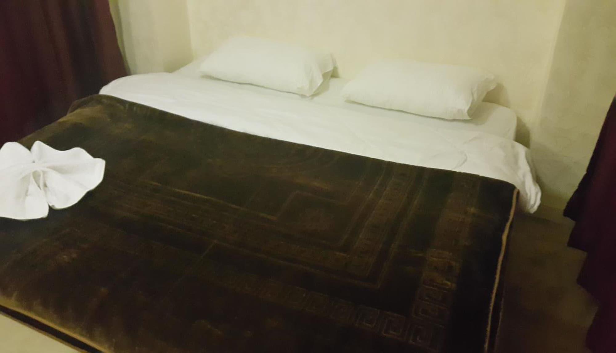 Al-Houriat Hotel Амман Екстер'єр фото