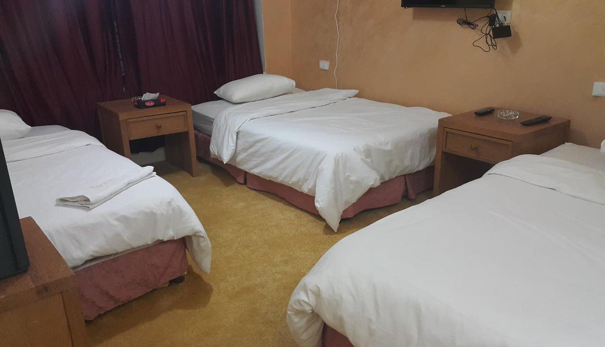 Al-Houriat Hotel Амман Екстер'єр фото