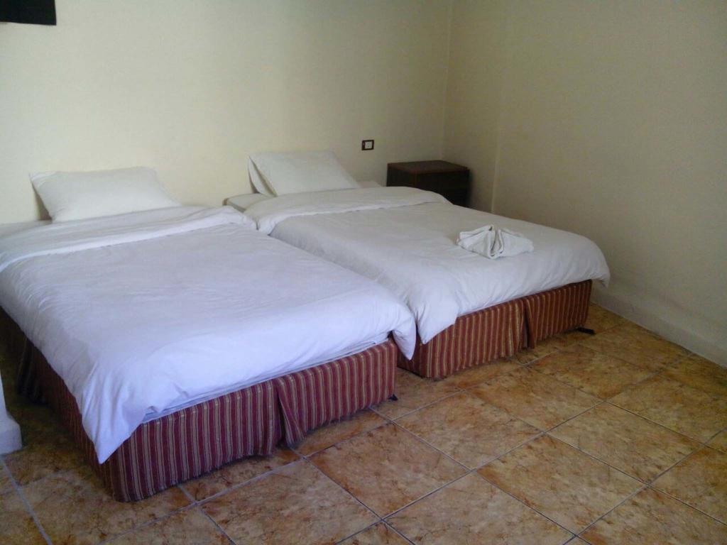 Al-Houriat Hotel Амман Екстер'єр фото