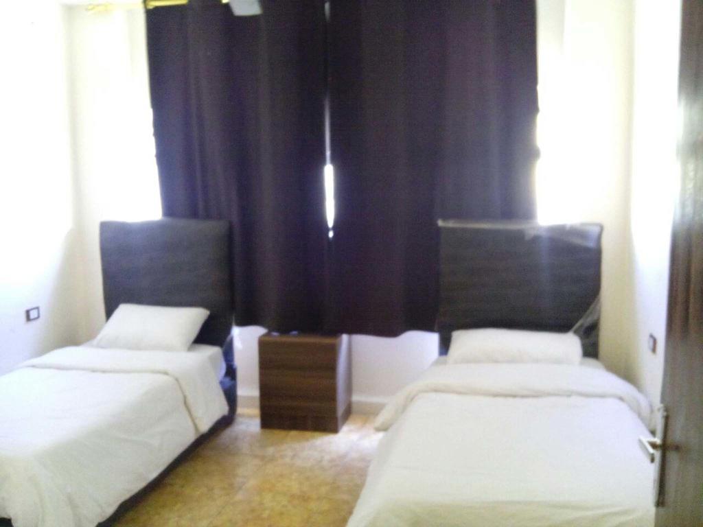 Al-Houriat Hotel Амман Екстер'єр фото