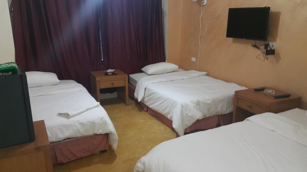 Al-Houriat Hotel Амман Екстер'єр фото