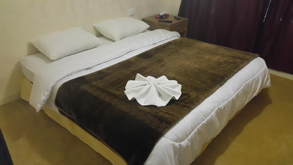Al-Houriat Hotel Амман Екстер'єр фото