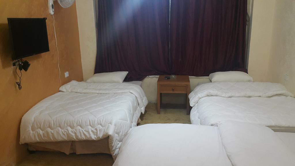 Al-Houriat Hotel Амман Екстер'єр фото