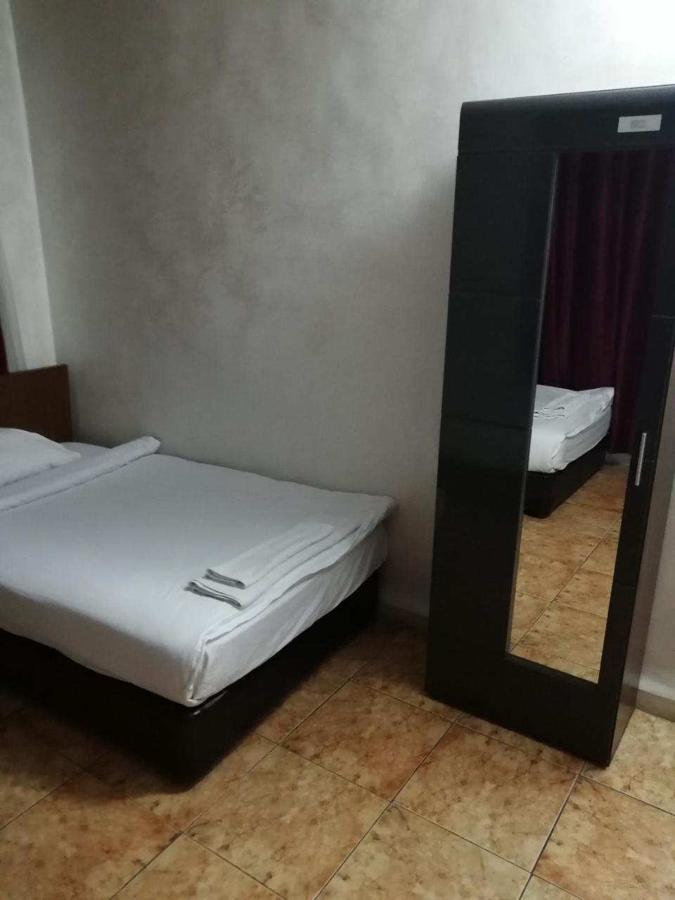 Al-Houriat Hotel Амман Екстер'єр фото